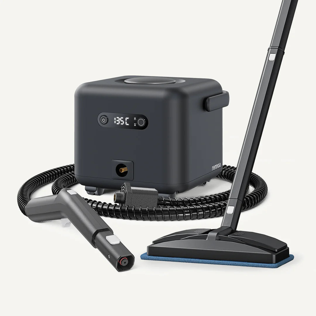 Rennoa SteamCleaner Pro damprenser i sort med digitalt display, slange og gulvrengøringshoved med blå pude.